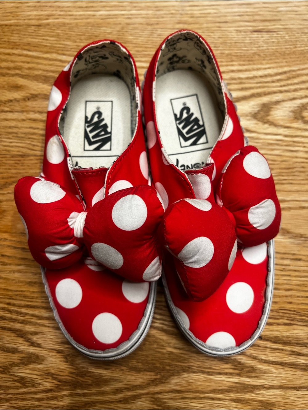 Vans x Disney Minnie Mouse Bow Red Polka Dot Slip-On Shoes. Limited edition.